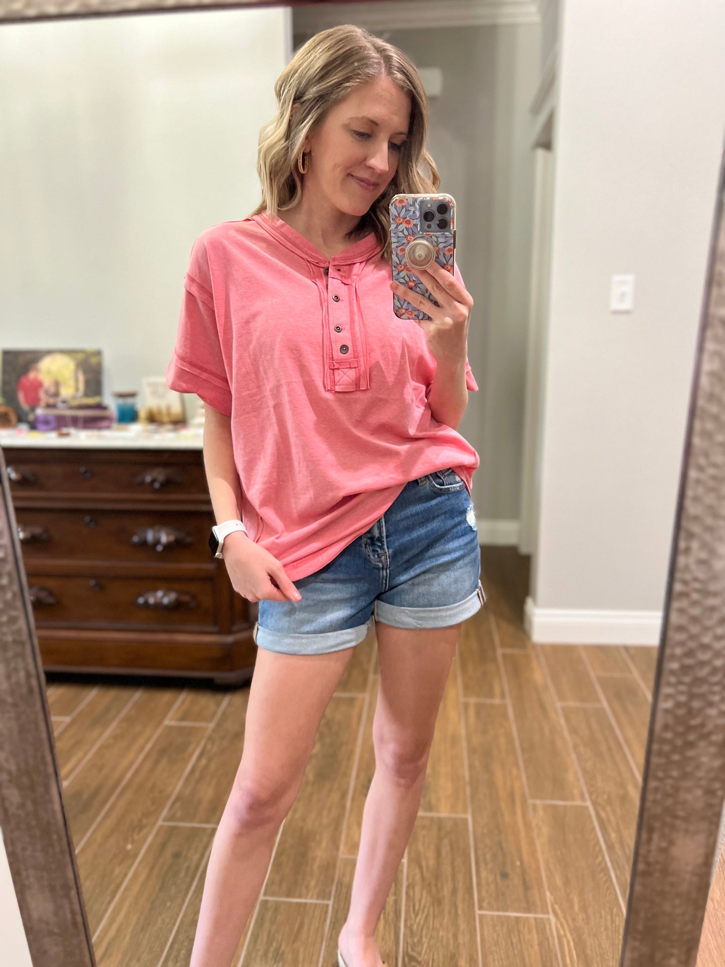 Raw edge button closure top-magenta