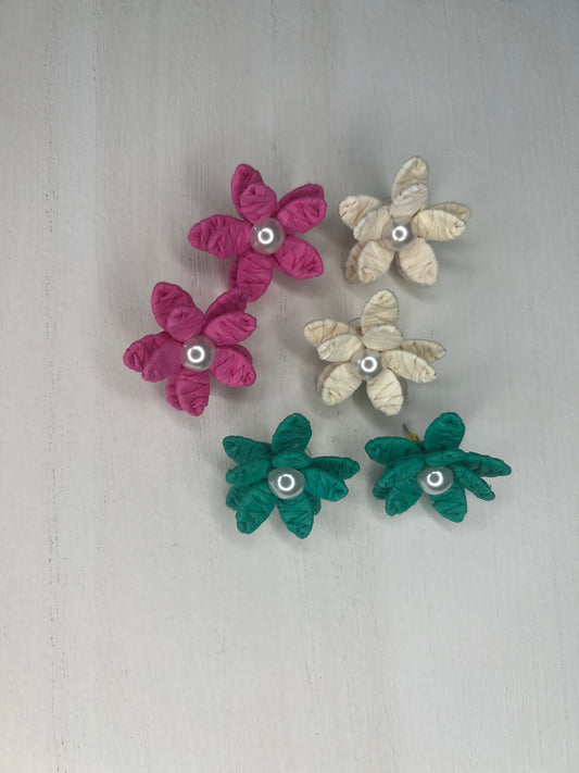 Cutesy flower earrings