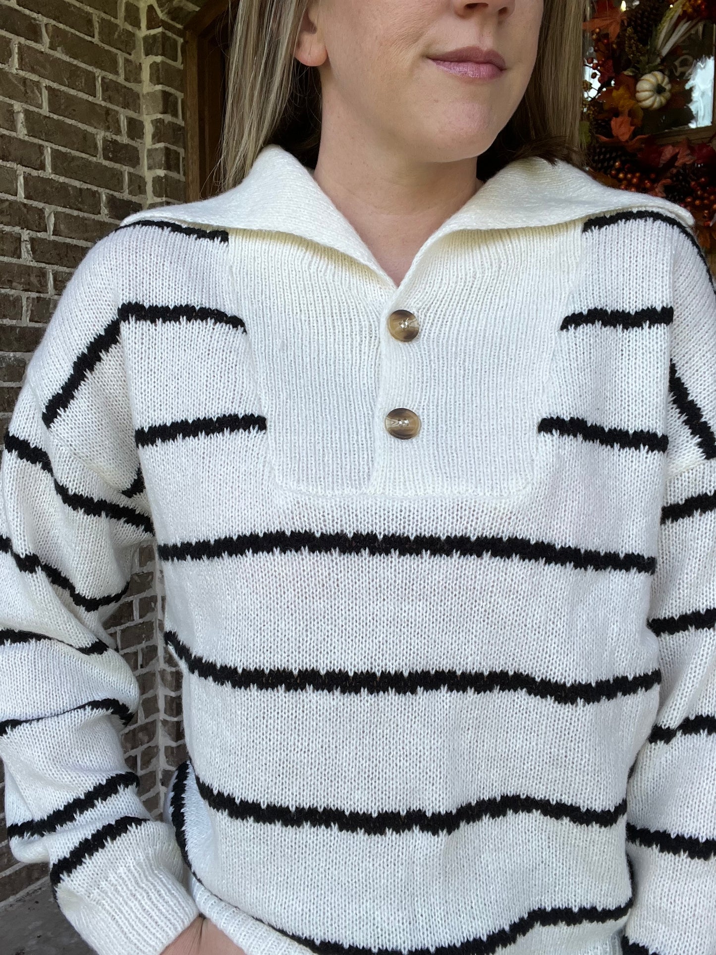 Collar knit sweater with stripes