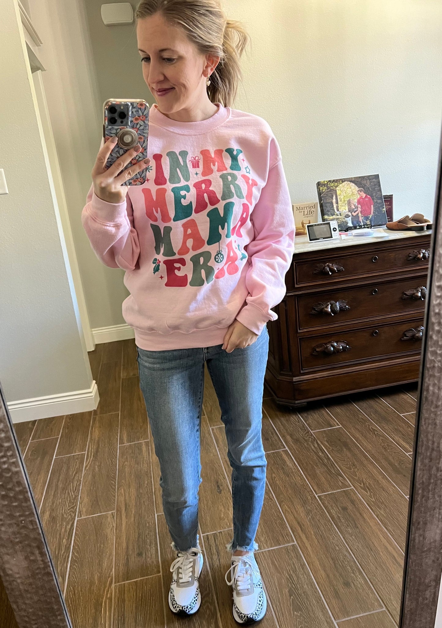 Merry Mama Era sweatshirt