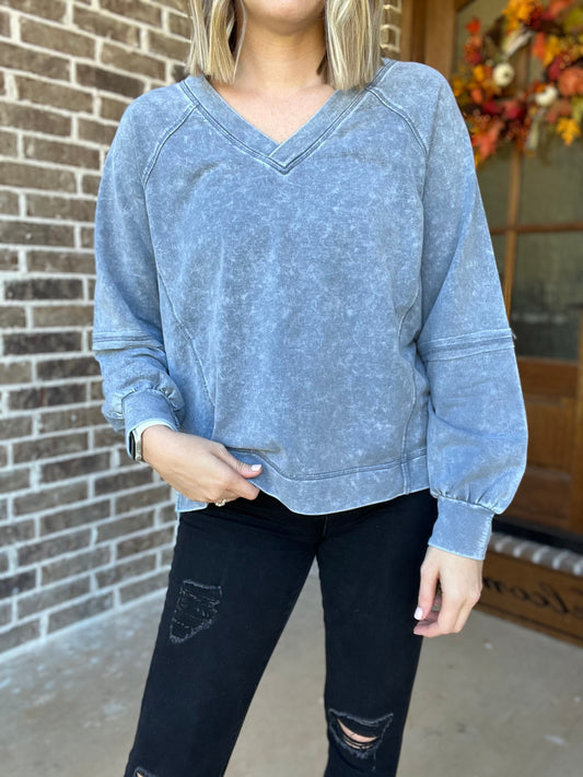 WASHED V NECK EXPOSED SEAM LONG SLEEVE TOP