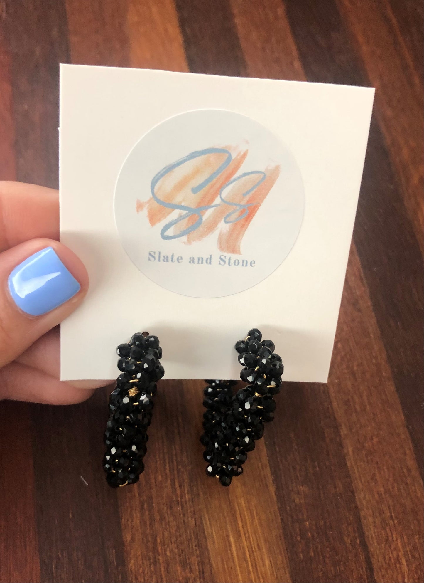 Chunky beads earrings- black