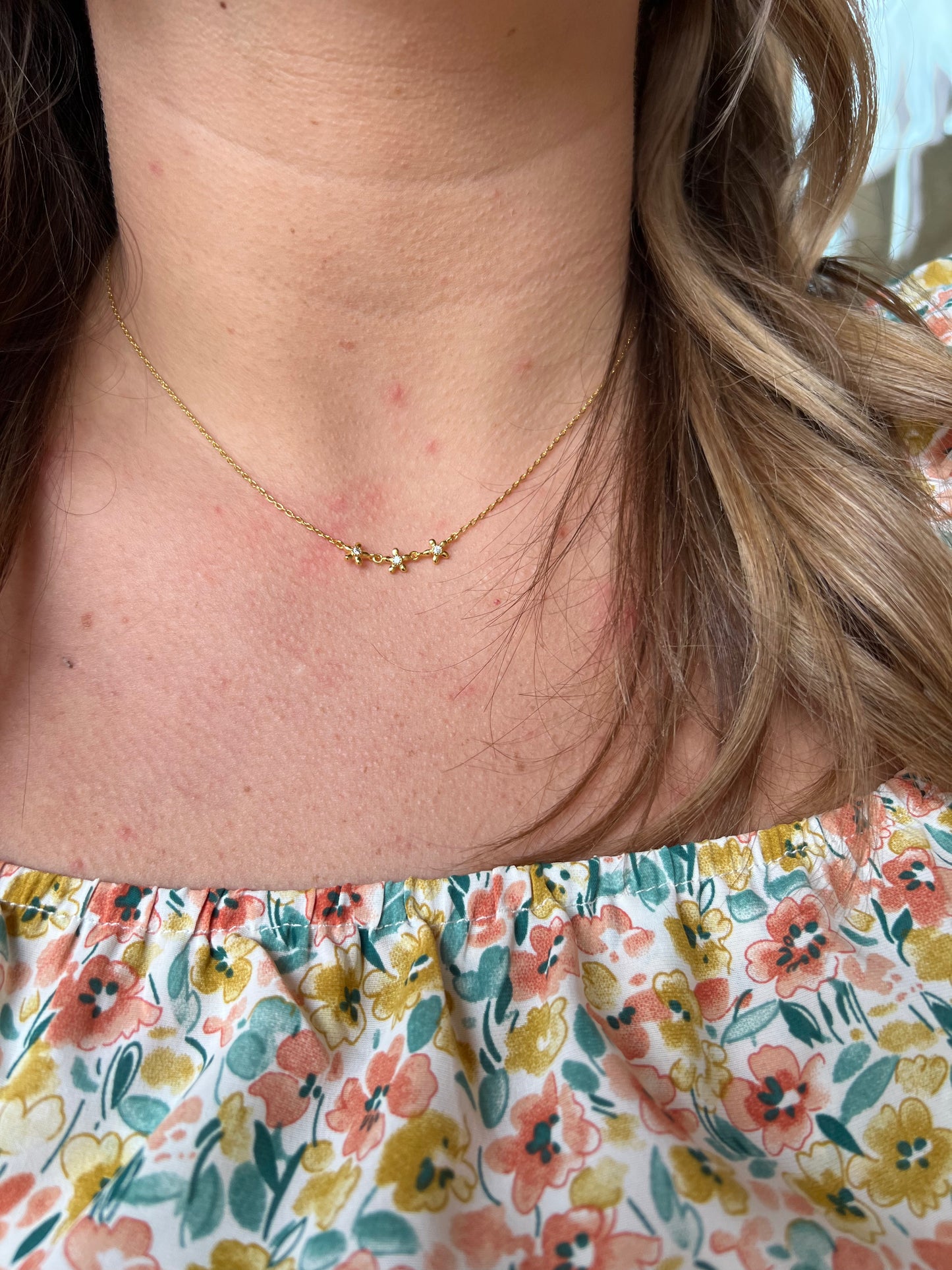 Dainty flower necklace