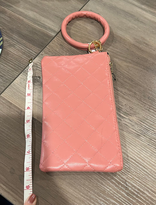 Wristlet purse