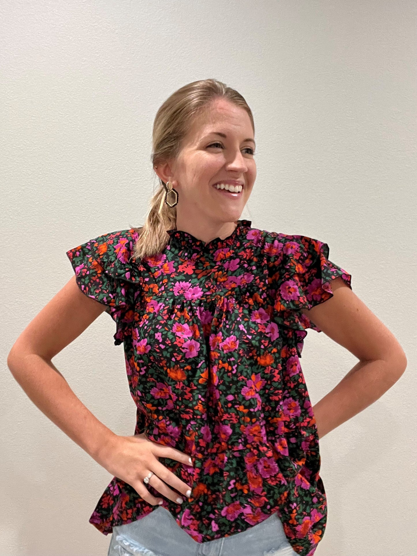 LAST ONE- Flirty floral top