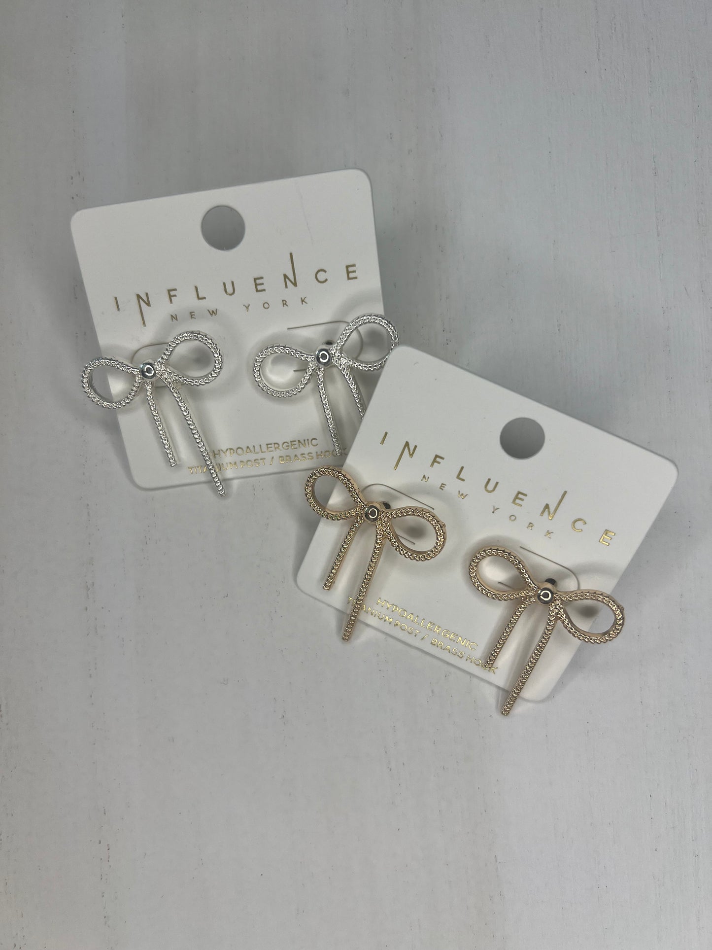 Bossy bow earrings