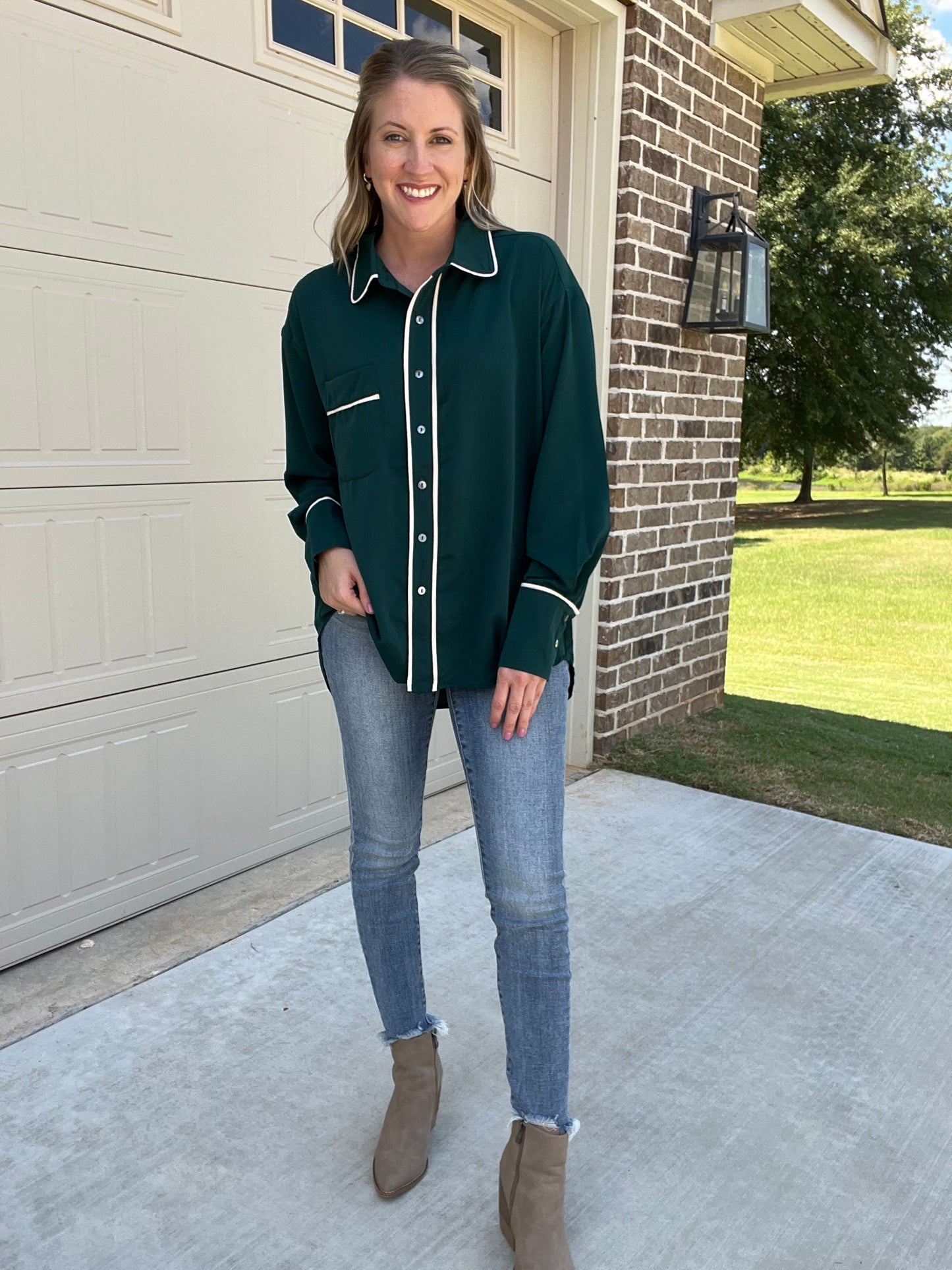 Solid button down with trim detail- hunter green