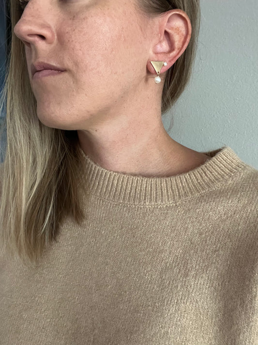 Simple pearl drop earrings