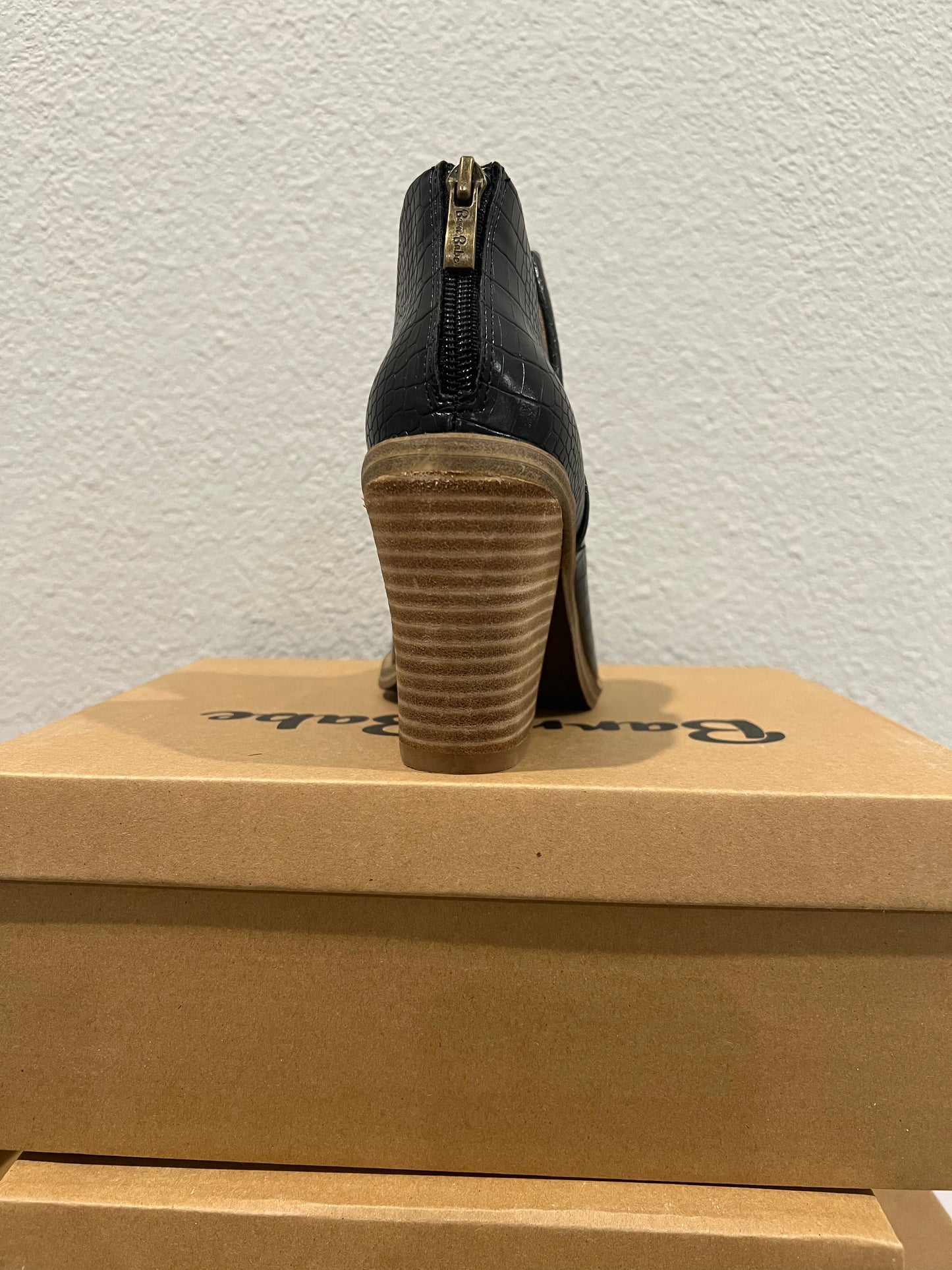 Monica booties- black