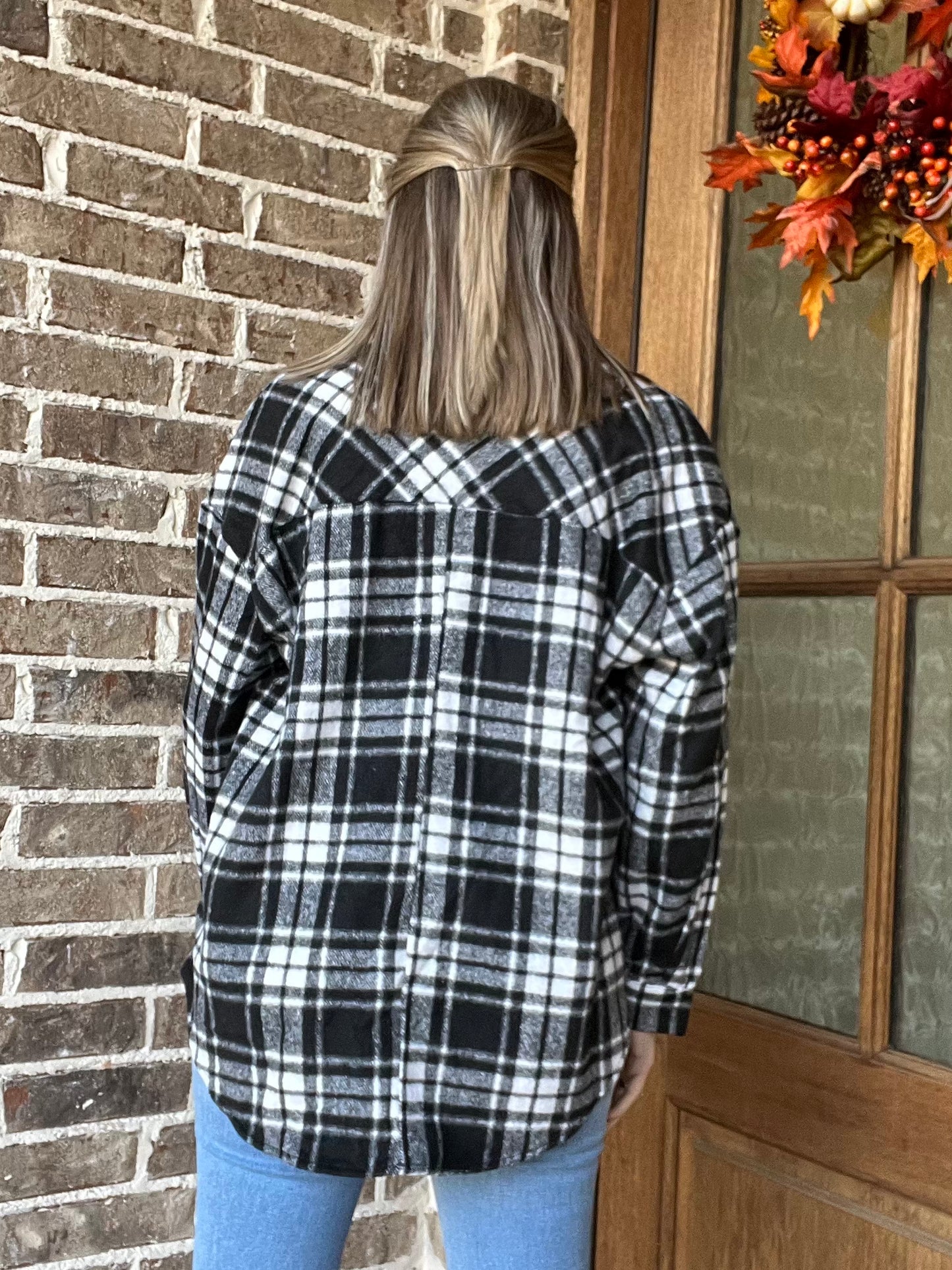 Gotta have it shacket- black / white