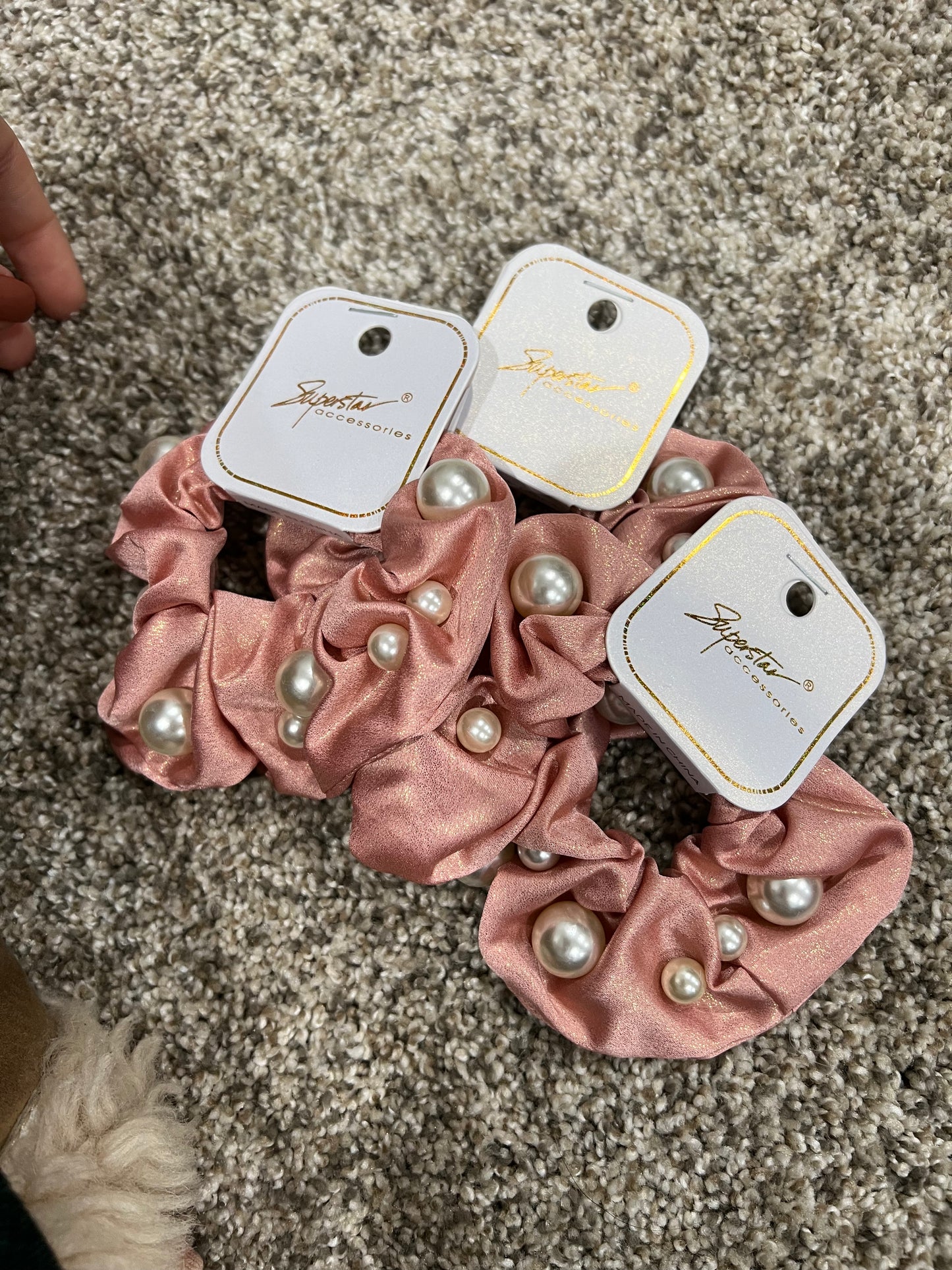 Pearl scrunchie