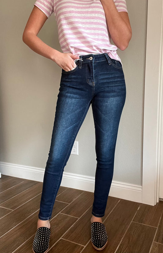 Amber mid rise skinny- dark