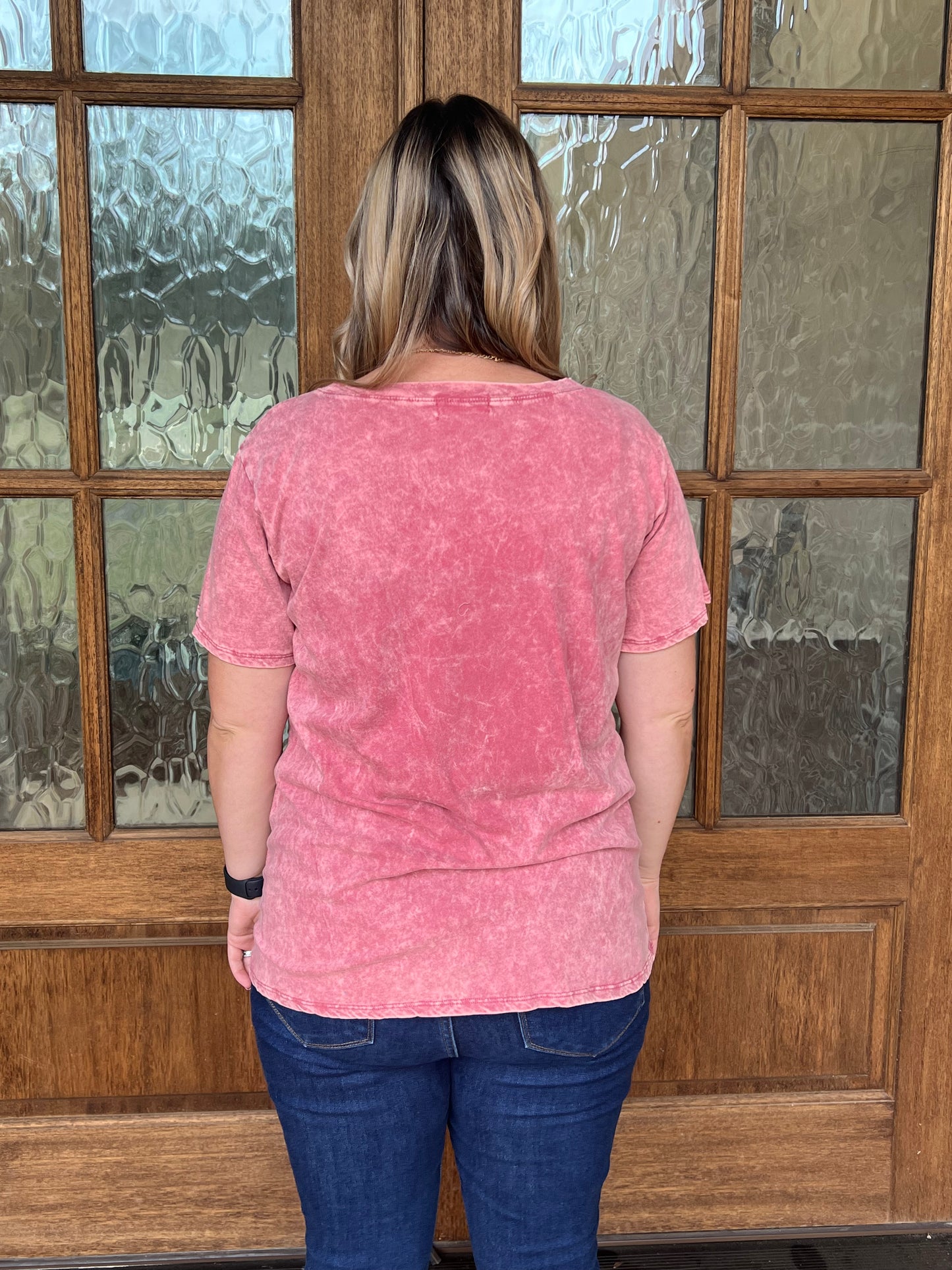 Acid wash v-neck- Rose