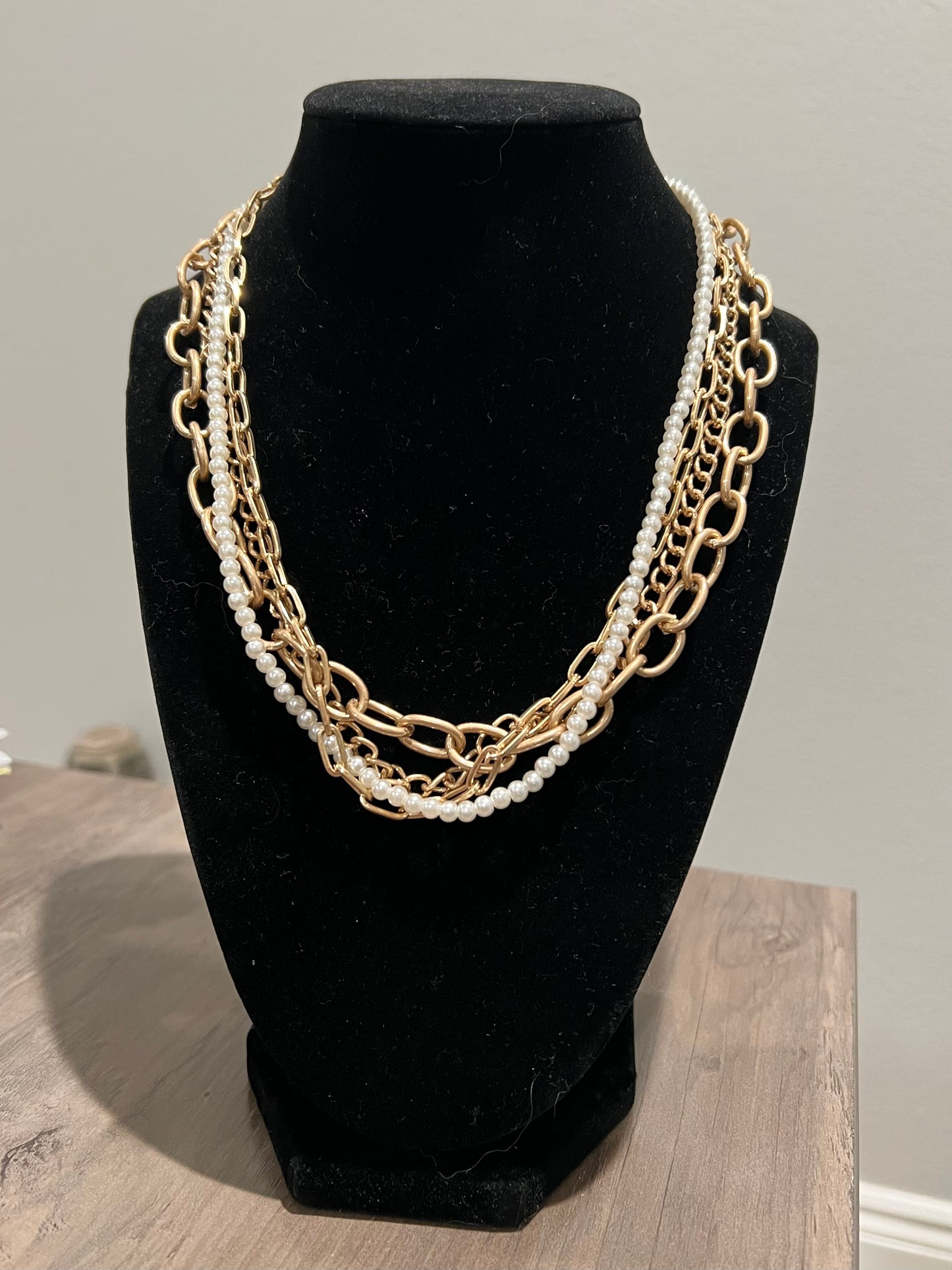 Cadima pearl necklace