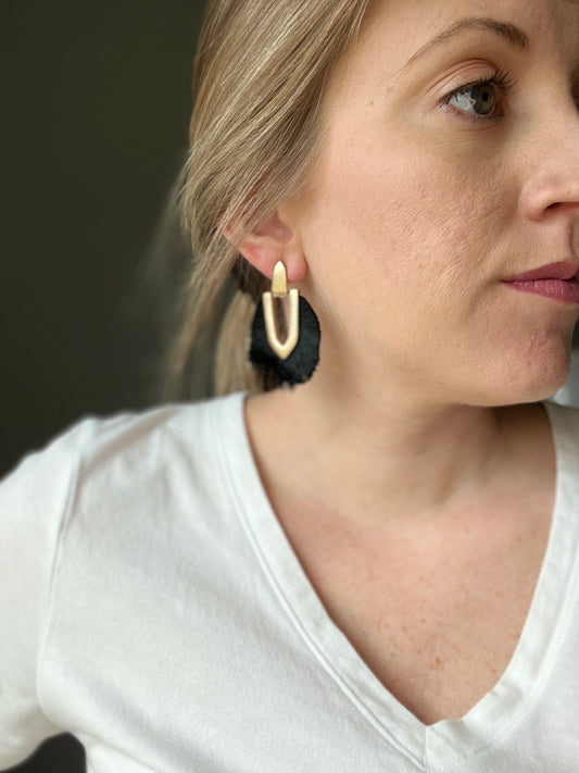 Lucky me earrings- black